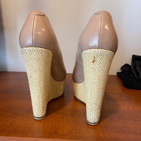 Wedge - Picture 2 of 4